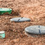Szambo betonowe – od wyboru do montażu i uniknąć kosztownych pomyłek